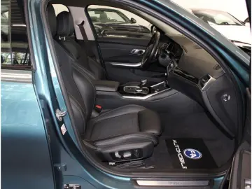 330 d xDrive Sport Line HUD*Laser*M3 Felgen