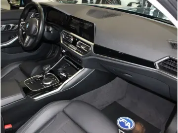 330 d xDrive Sport Line HUD*Laser*M3 Felgen
