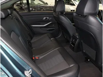330 d xDrive Sport Line HUD*Laser*M3 Felgen