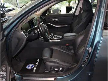 330 d xDrive Sport Line HUD*Laser*M3 Felgen