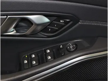 330 d xDrive Sport Line HUD*Laser*M3 Felgen