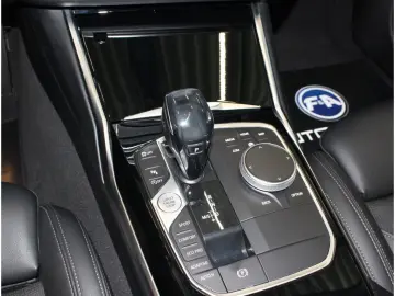 330 d xDrive Sport Line HUD*Laser*M3 Felgen