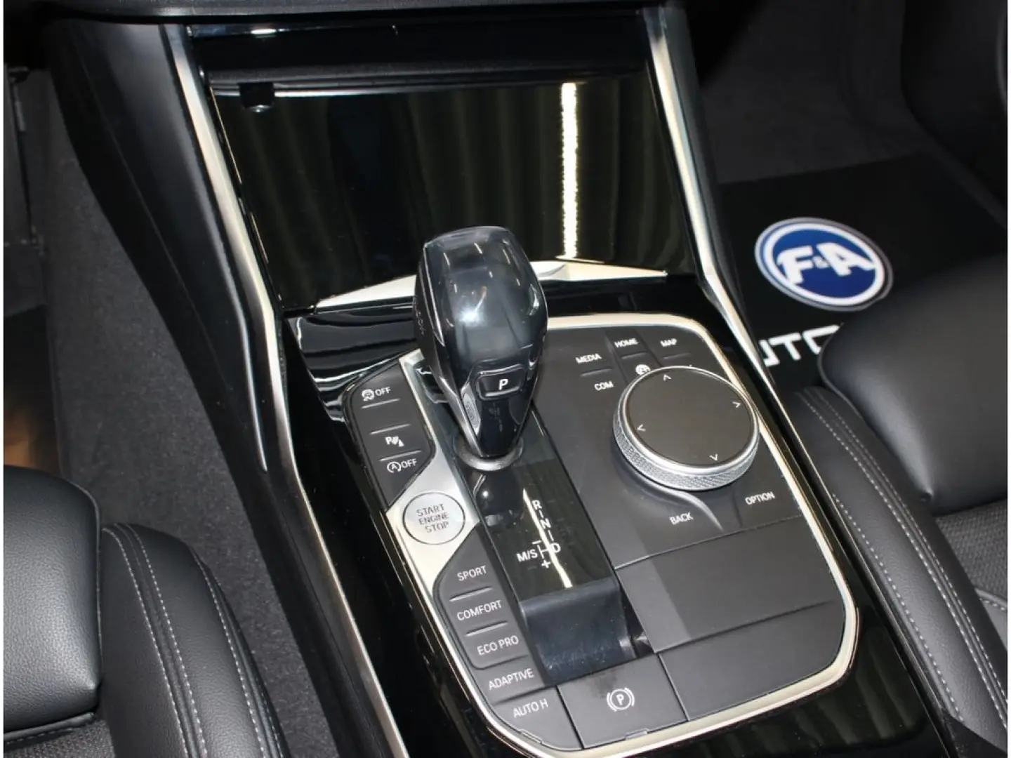 330 d xDrive Sport Line HUD*Laser*M3 Felgen