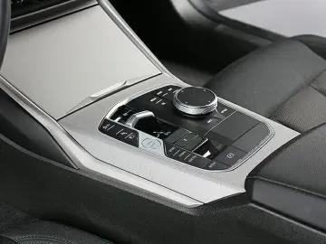 330e xDr Widescreen LED HiFi HuD Kamera el.Sitze