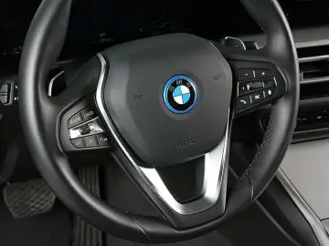330e xDr Widescreen LED HiFi HuD Kamera el.Sitze