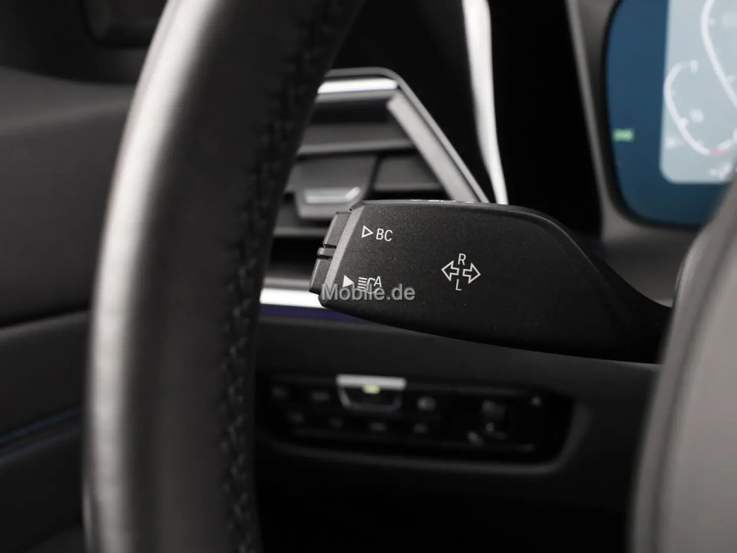 330e xDrive M Sport HUD AHK Laser 19