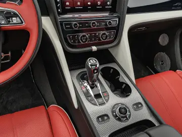 Bentayga EWB Mulliner V8