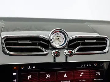 Bentayga EWB Mulliner V8