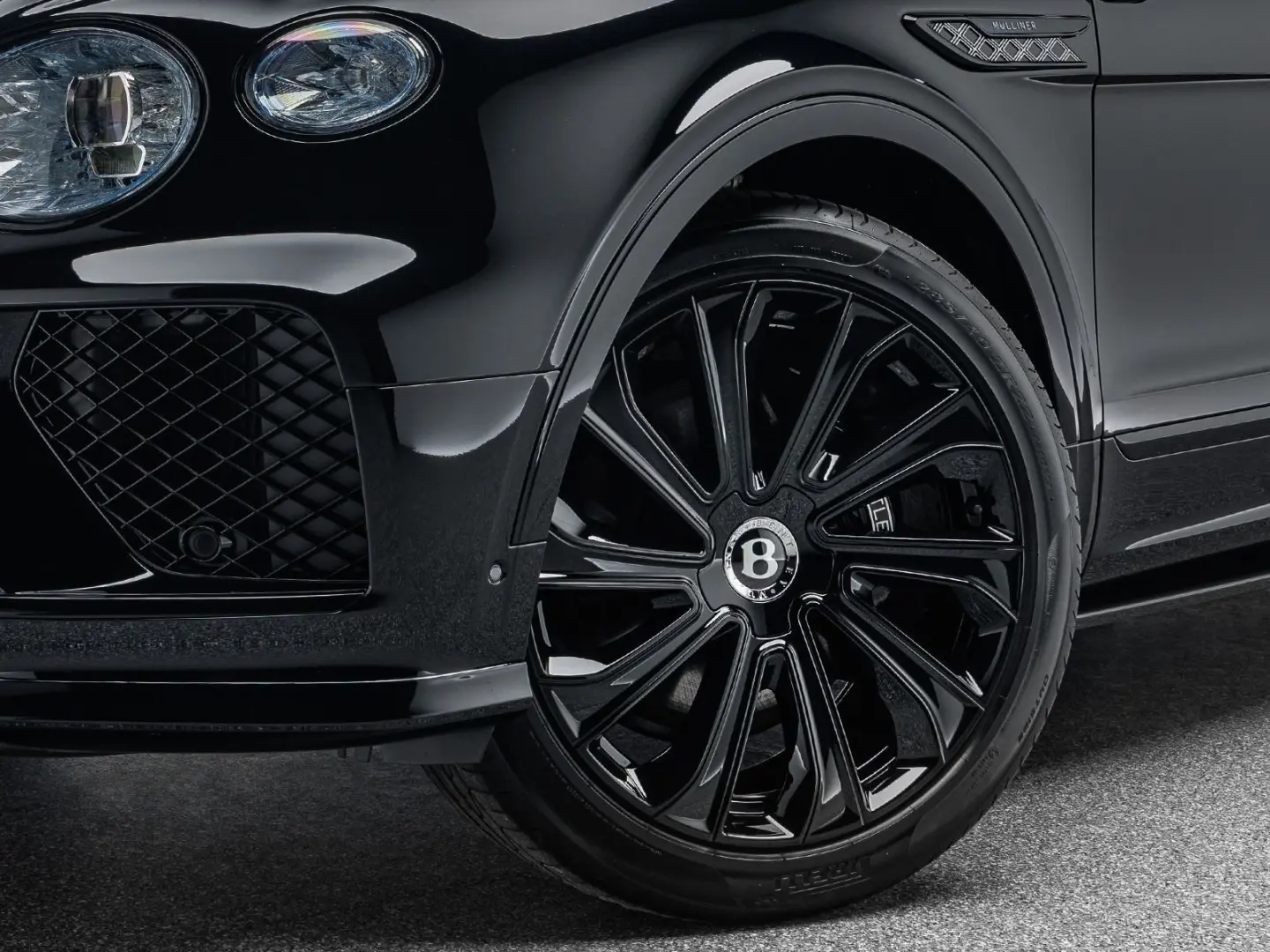Bentayga EWB Mulliner V8