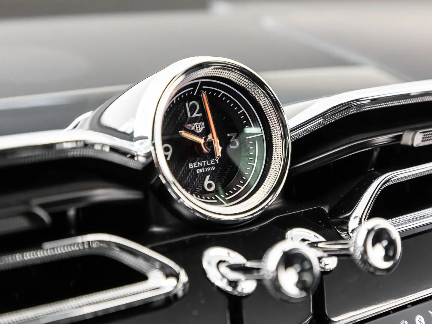 Bentayga V8 S Duo-Tone MULLINER BENTLEY MANNHEIM