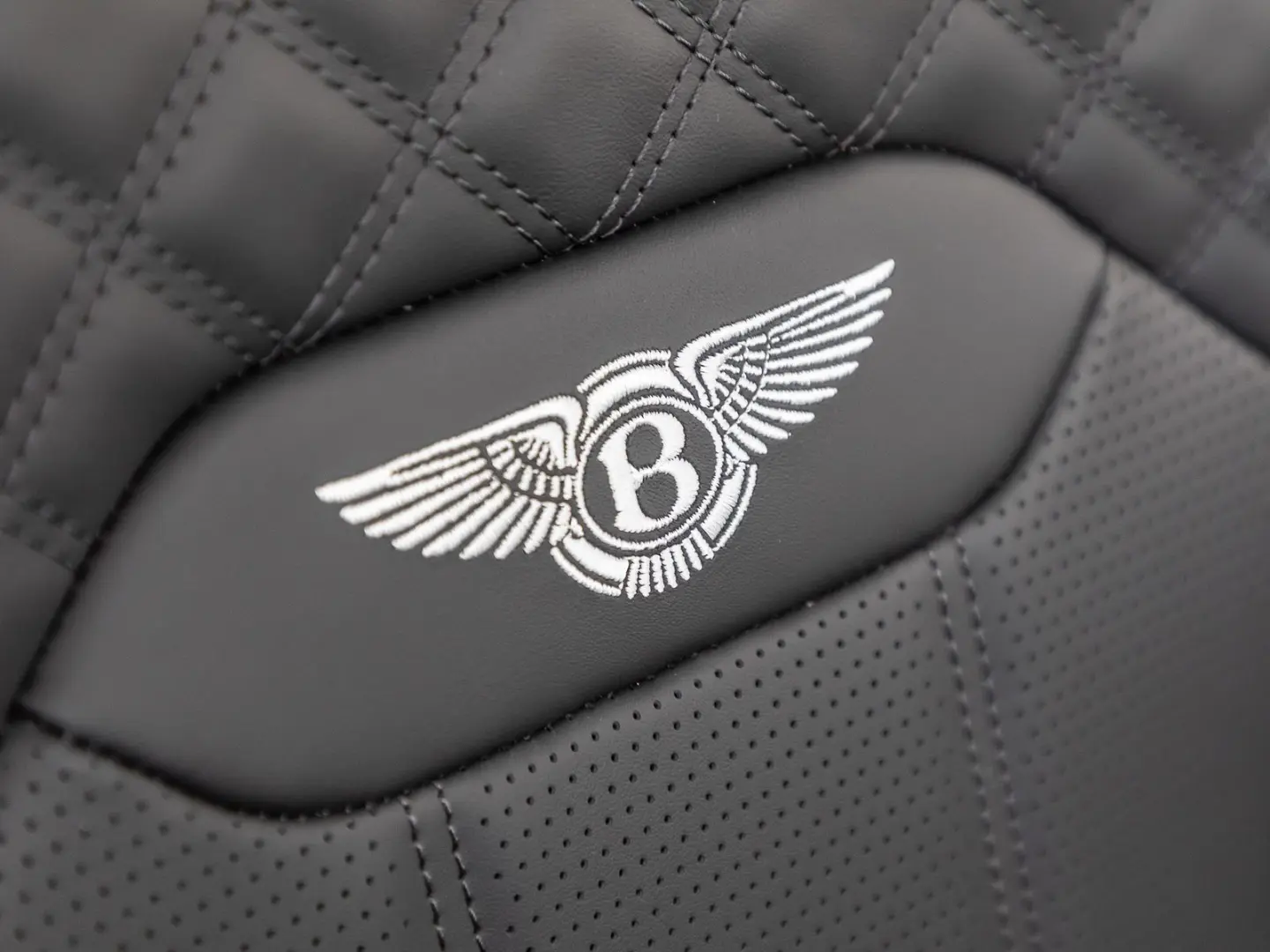Bentayga V8 S Duo-Tone MULLINER BENTLEY MANNHEIM