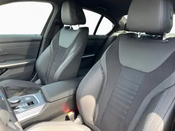 320i xDrive M Sport HUD,AdapLED,LCPro,eSitze,ACC