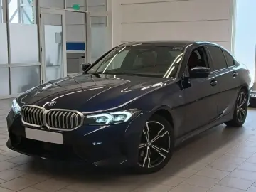 320d LIMO M-SPORT xDRIVE WIDESCREEN GLASDACH PDC