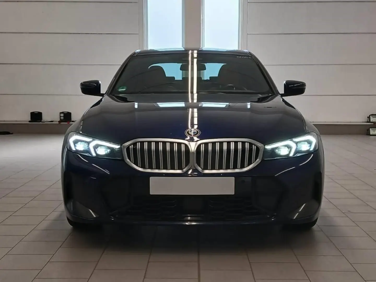 320d LIMO M-SPORT xDRIVE WIDESCREEN GLASDACH PDC