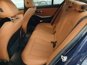 320d LIMO M-SPORT xDRIVE WIDESCREEN GLASDACH PDC