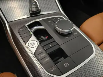 320d LIMO M-SPORT xDRIVE WIDESCREEN GLASDACH PDC