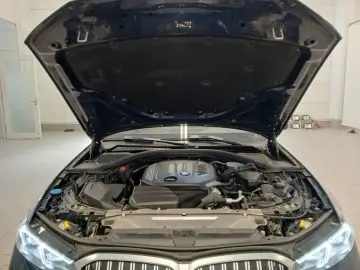 320d LIMO M-SPORT xDRIVE WIDESCREEN GLASDACH PDC