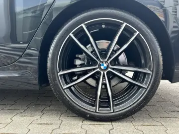 320d xDrive MSport HIFI ACC Glasdach Carbon