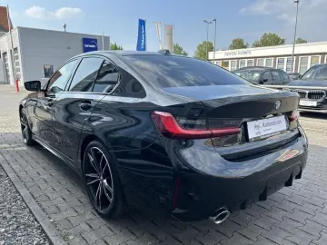 320d xDrive MSport HIFI ACC Glasdach Carbon