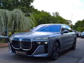 750e xDrive   Fond TV   Sky Lounge   Vol