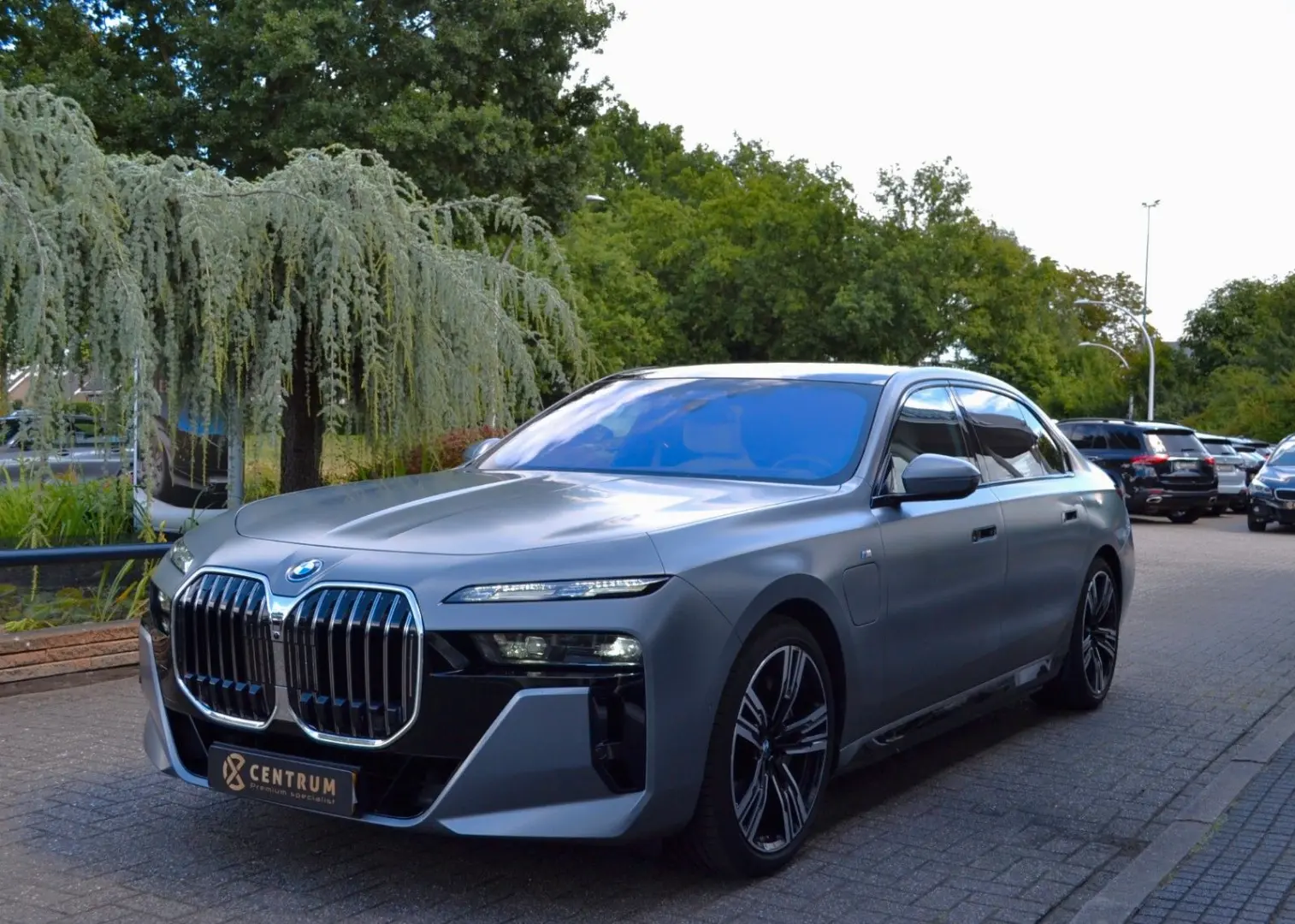 750e xDrive | Fond TV | Sky Lounge | Vol