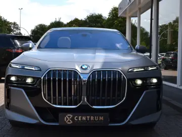 750e xDrive | Fond TV | Sky Lounge | Vol