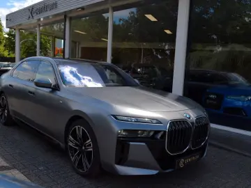 750e xDrive | Fond TV | Sky Lounge | Vol