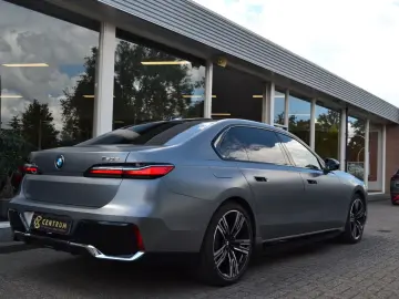 750e xDrive | Fond TV | Sky Lounge | Vol