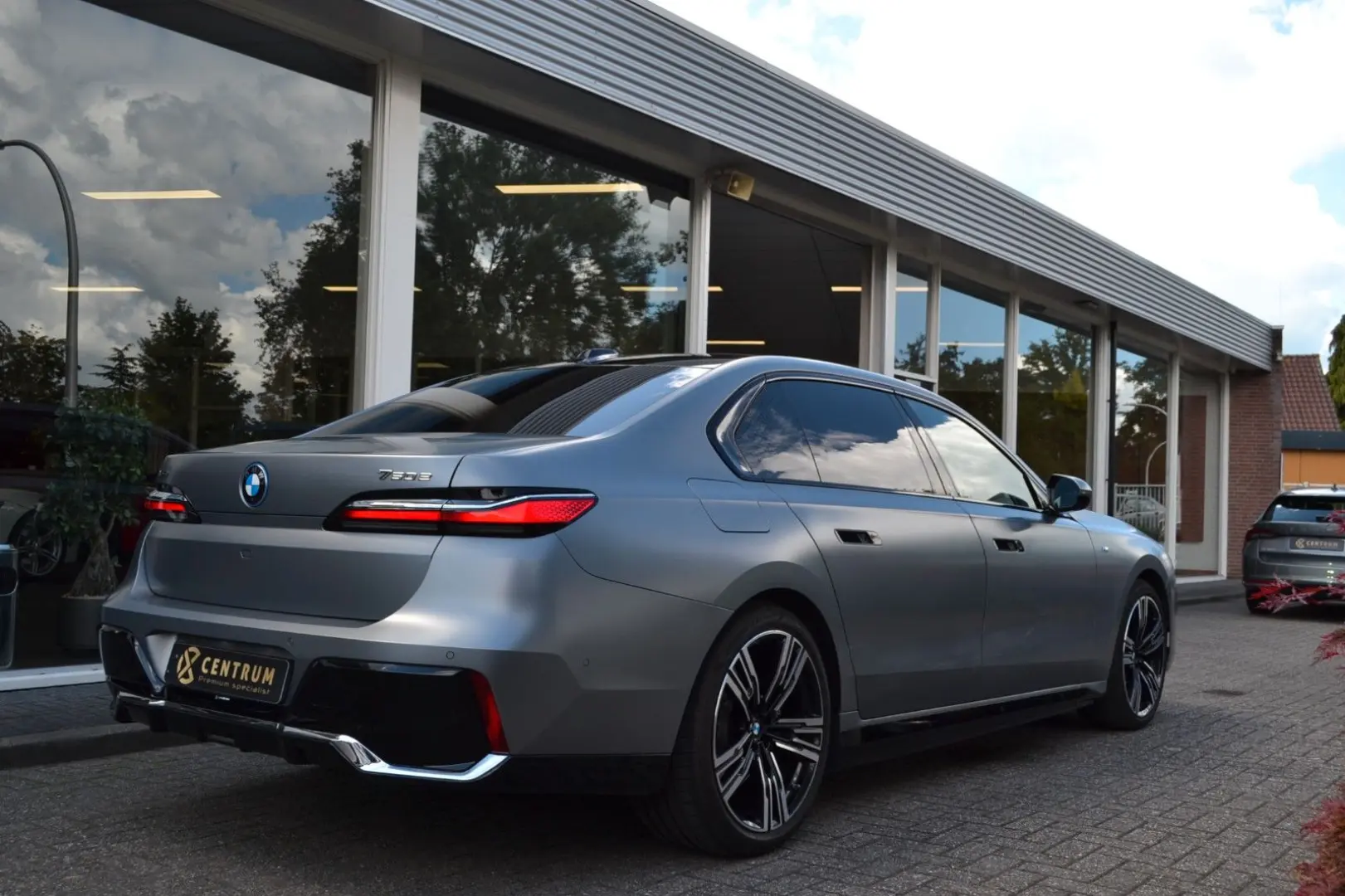 750e xDrive | Fond TV | Sky Lounge | Vol