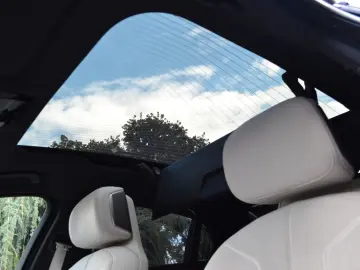750e xDrive | Fond TV | Sky Lounge | Vol