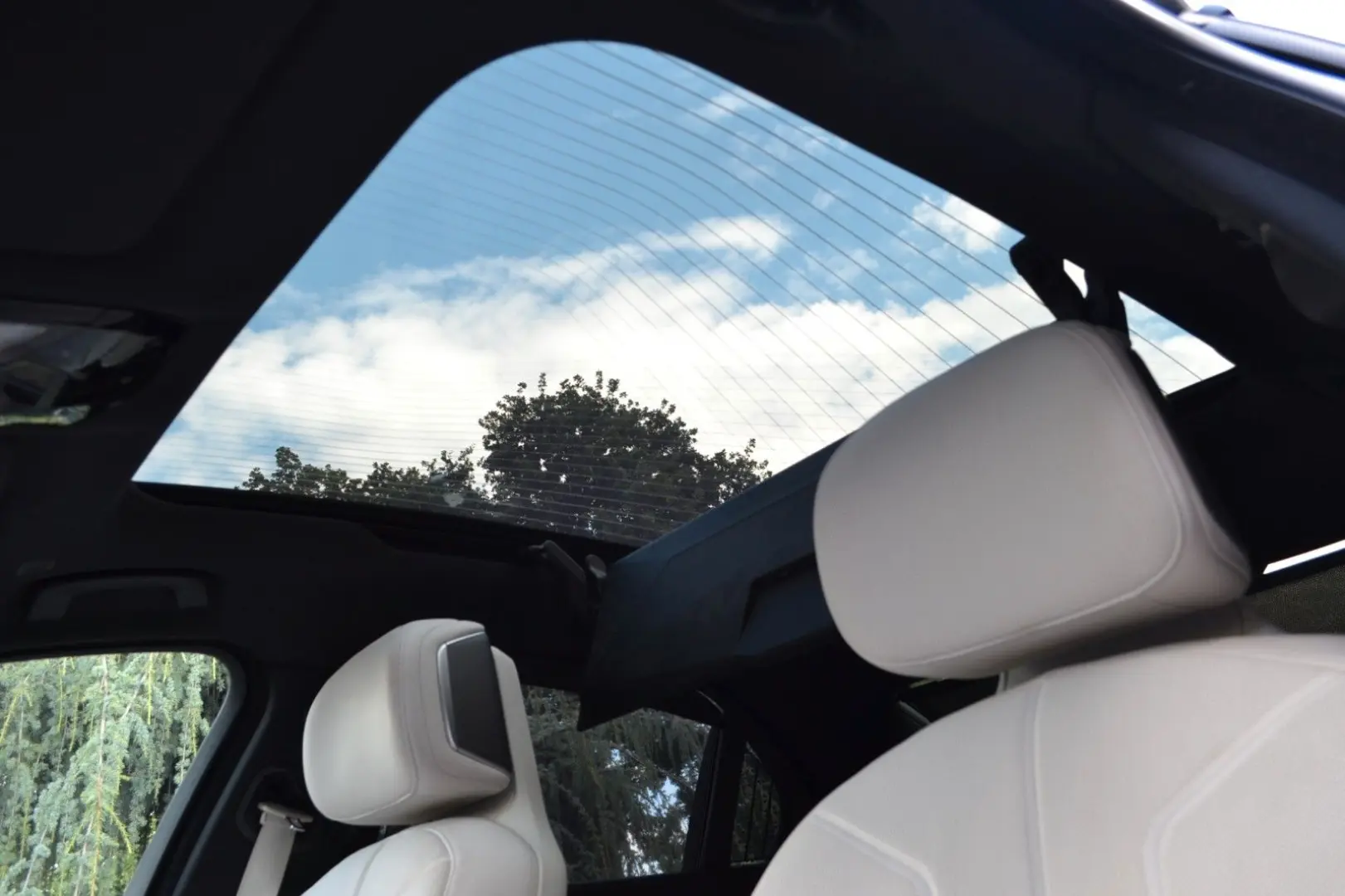 750e xDrive | Fond TV | Sky Lounge | Vol