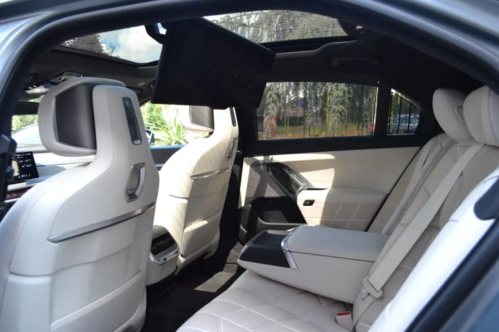 750e xDrive | Fond TV | Sky Lounge | Vol