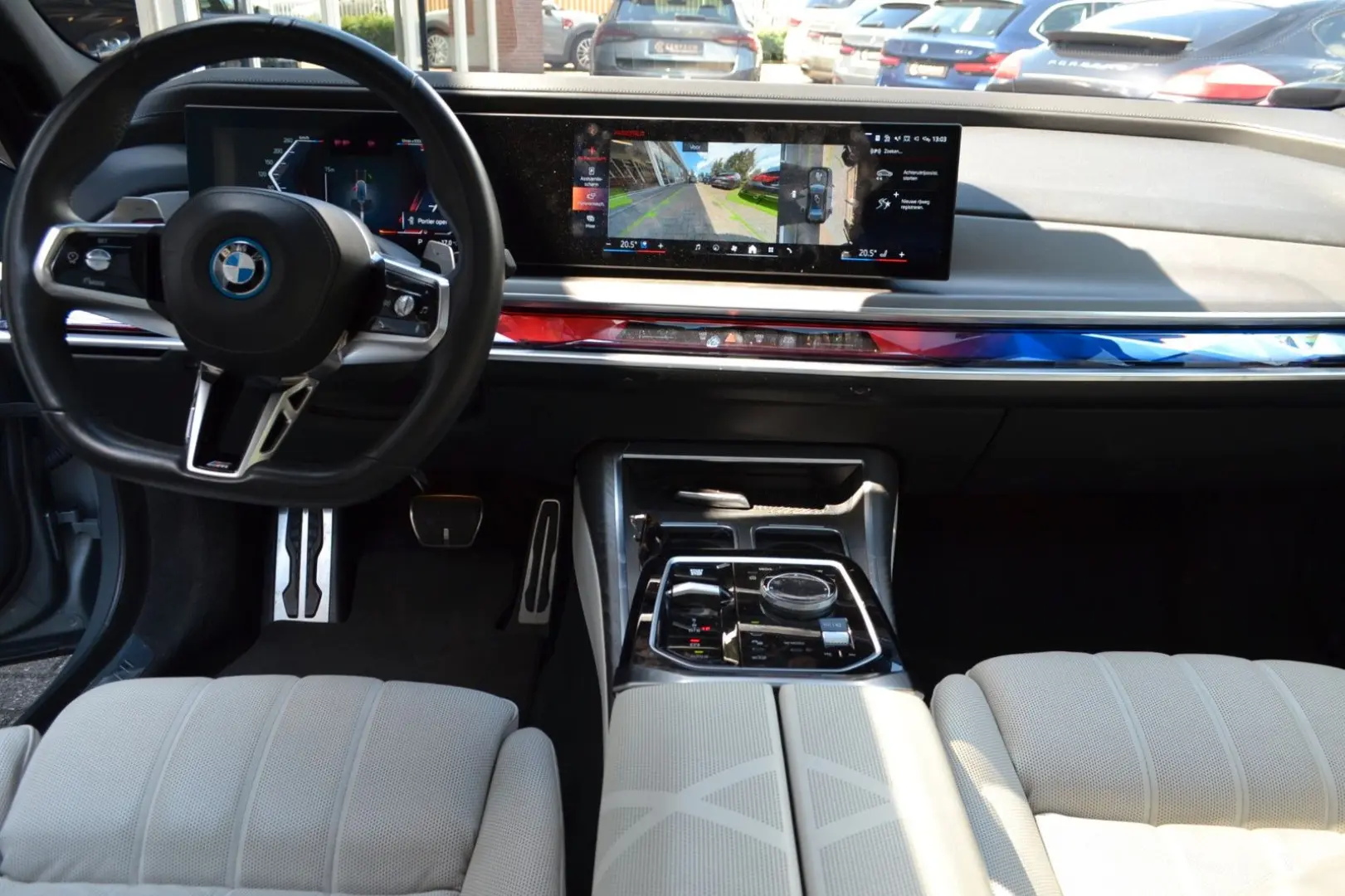 750e xDrive | Fond TV | Sky Lounge | Vol