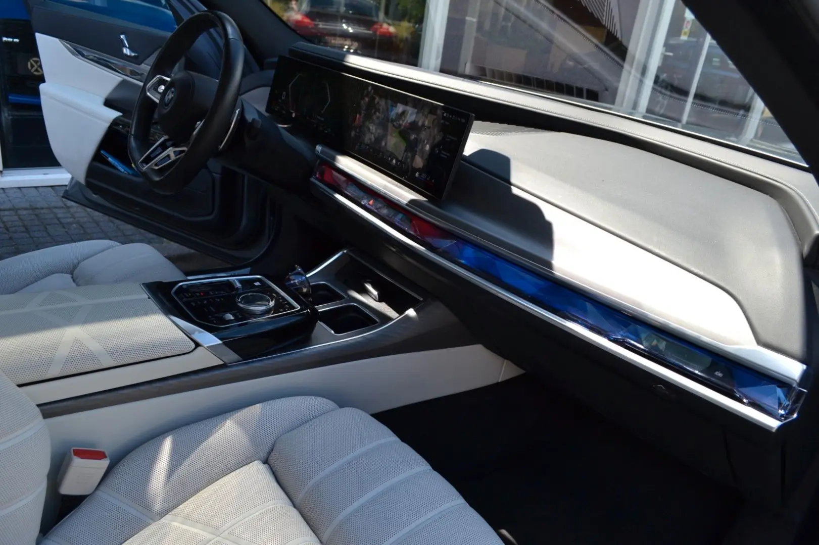 750e xDrive | Fond TV | Sky Lounge | Vol