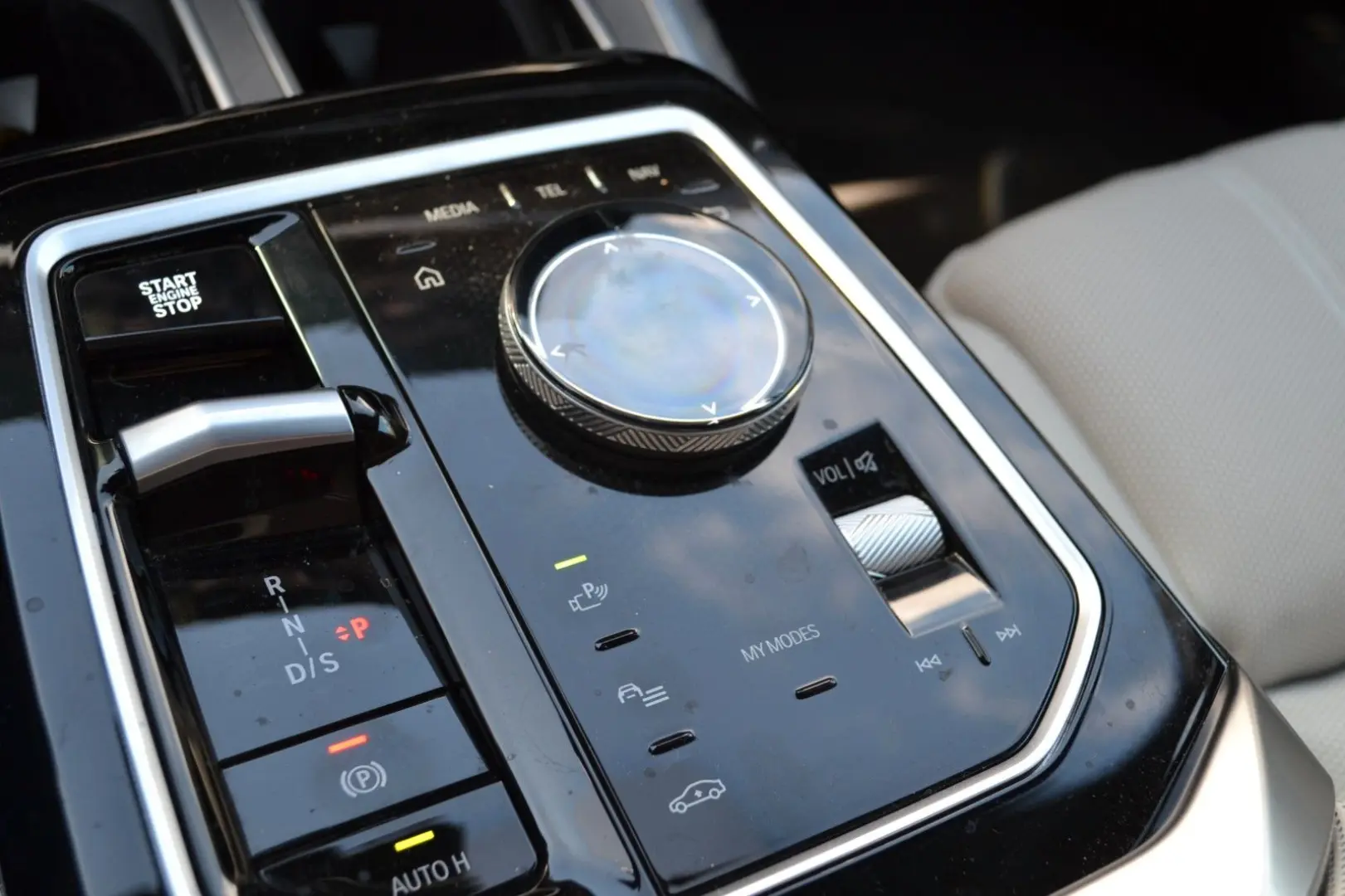 750e xDrive | Fond TV | Sky Lounge | Vol