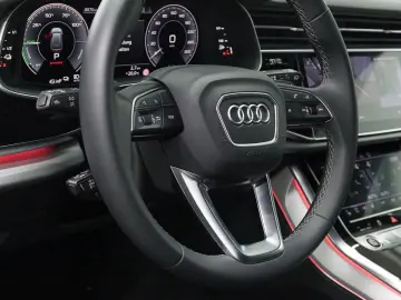 Q8 55 TFSI e Q UPE114 LM21 OPTIK-PKT AHK HuD MEM
