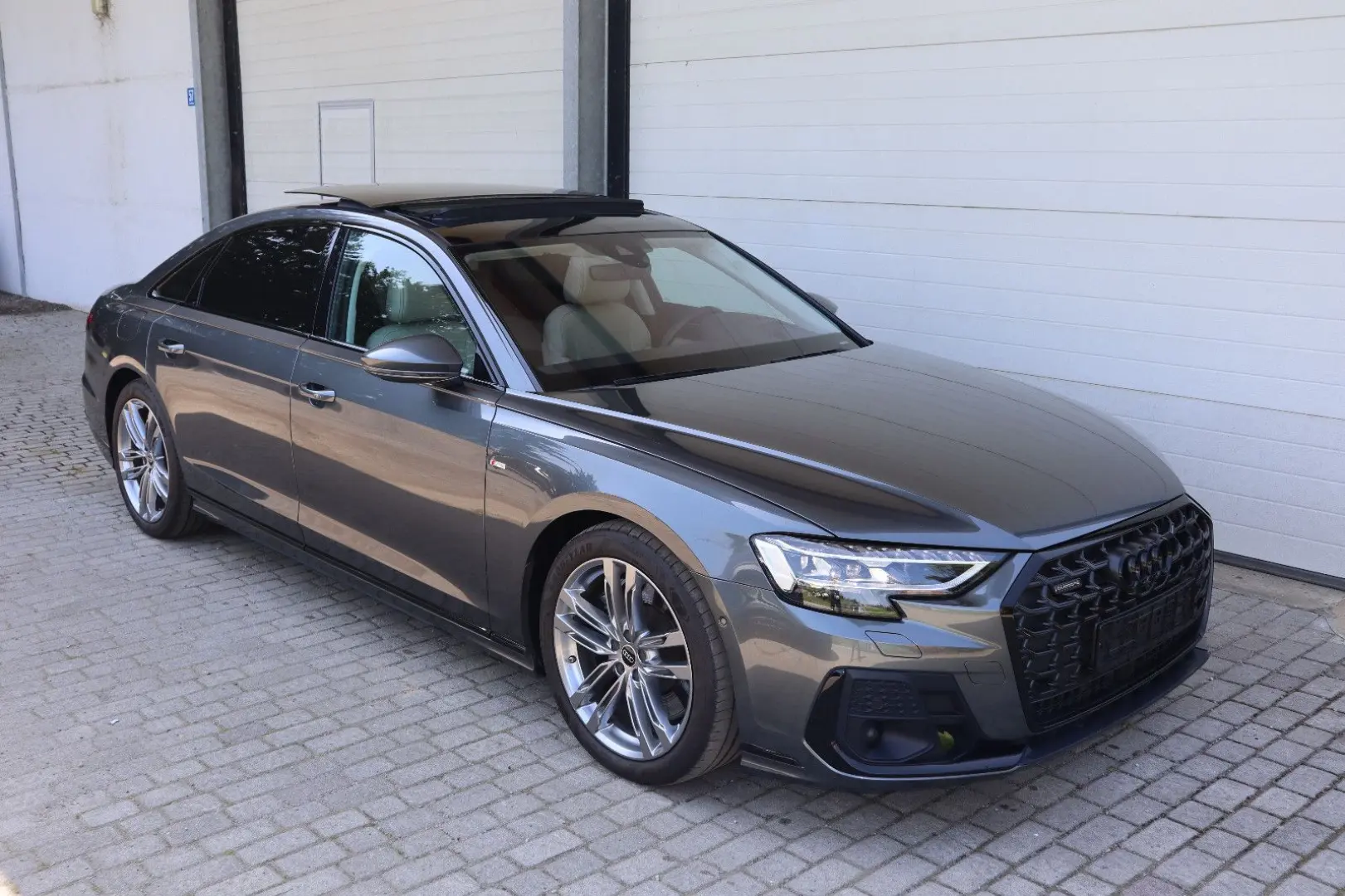 A8L 60 TFSIe lang S-LINE/BLACK-P./VOLLEDER BEIGE