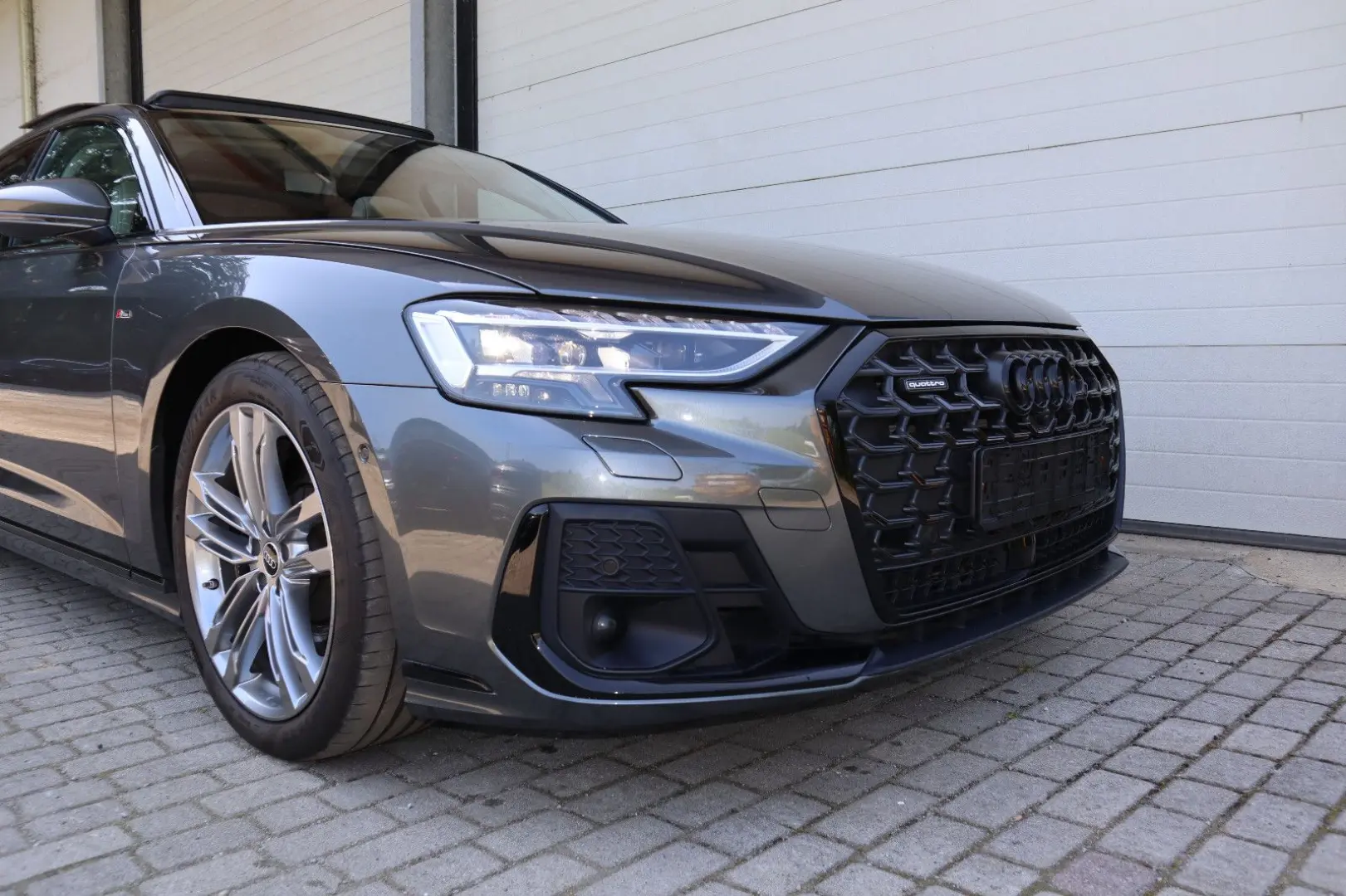 A8L 60 TFSIe lang S-LINE/BLACK-P./VOLLEDER BEIGE