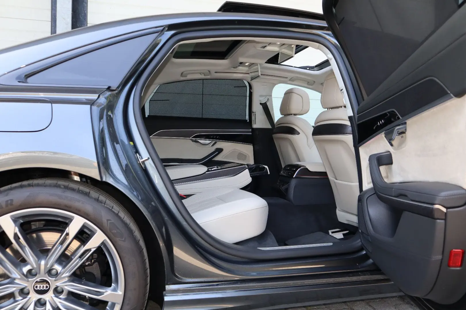 A8L 60 TFSIe lang S-LINE/BLACK-P./VOLLEDER BEIGE