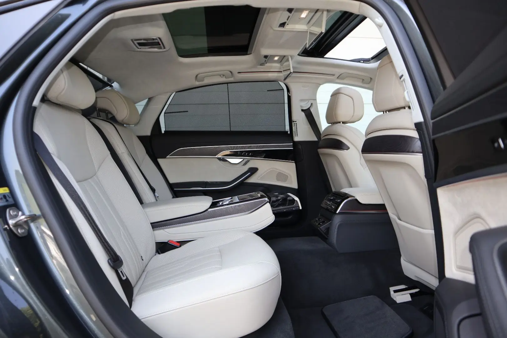 A8L 60 TFSIe lang S-LINE/BLACK-P./VOLLEDER BEIGE