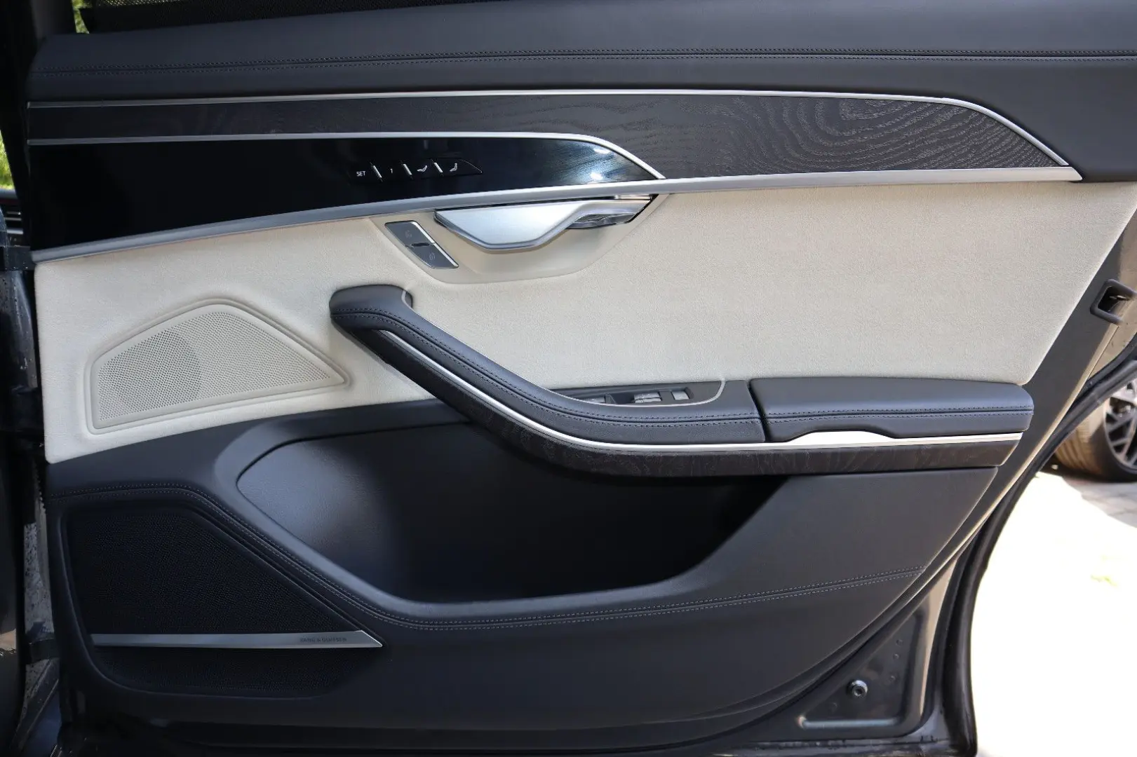A8L 60 TFSIe lang S-LINE/BLACK-P./VOLLEDER BEIGE