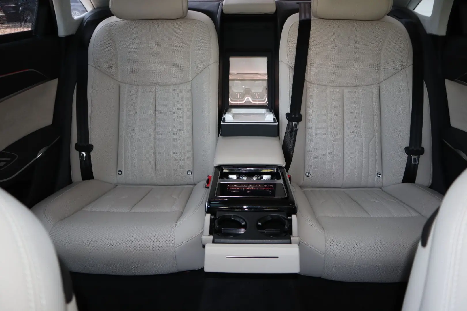 A8L 60 TFSIe lang S-LINE/BLACK-P./VOLLEDER BEIGE