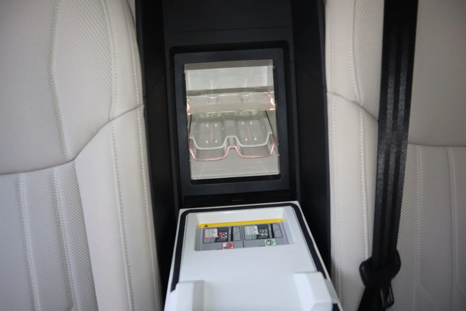 A8L 60 TFSIe lang S-LINE/BLACK-P./VOLLEDER BEIGE