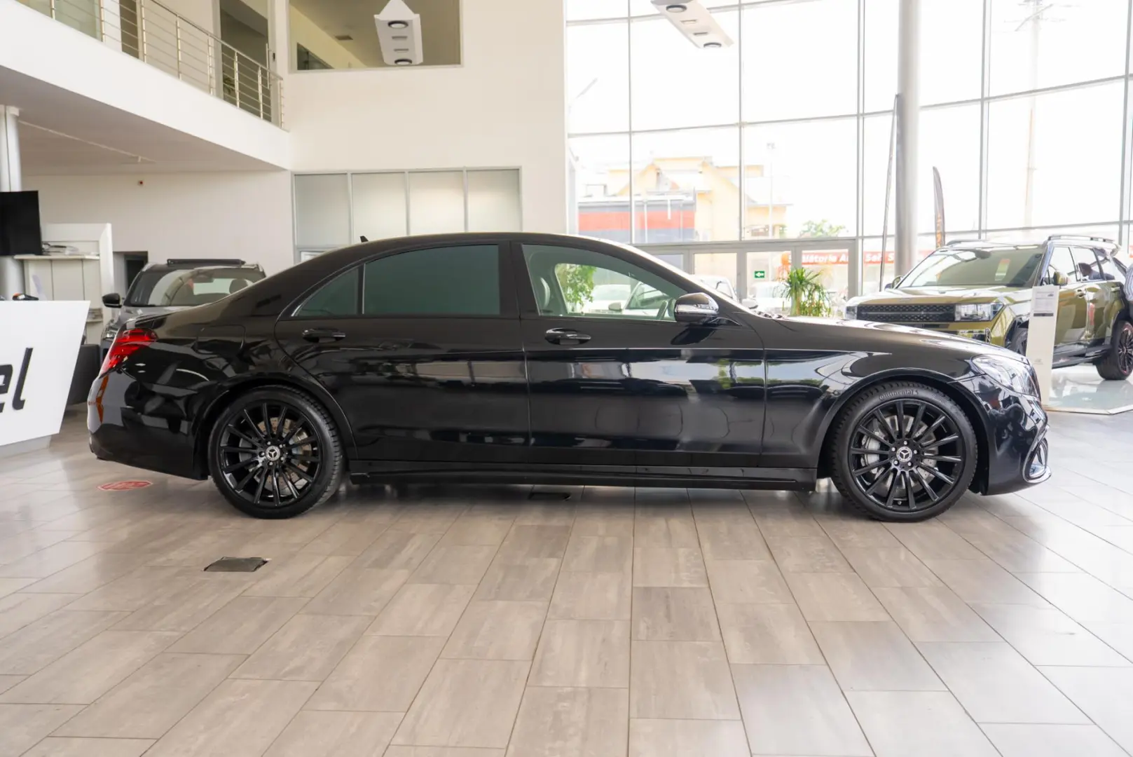 Mercedes-Benz S-Class AMG 560 LONG 4MATIC