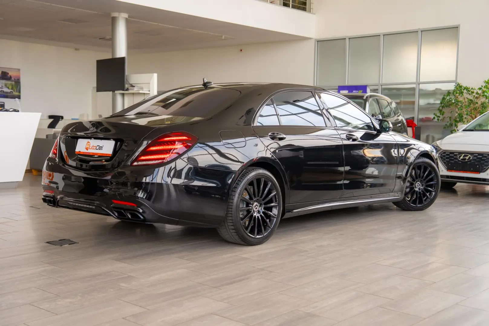Mercedes-Benz S-Class AMG 560 LONG 4MATIC