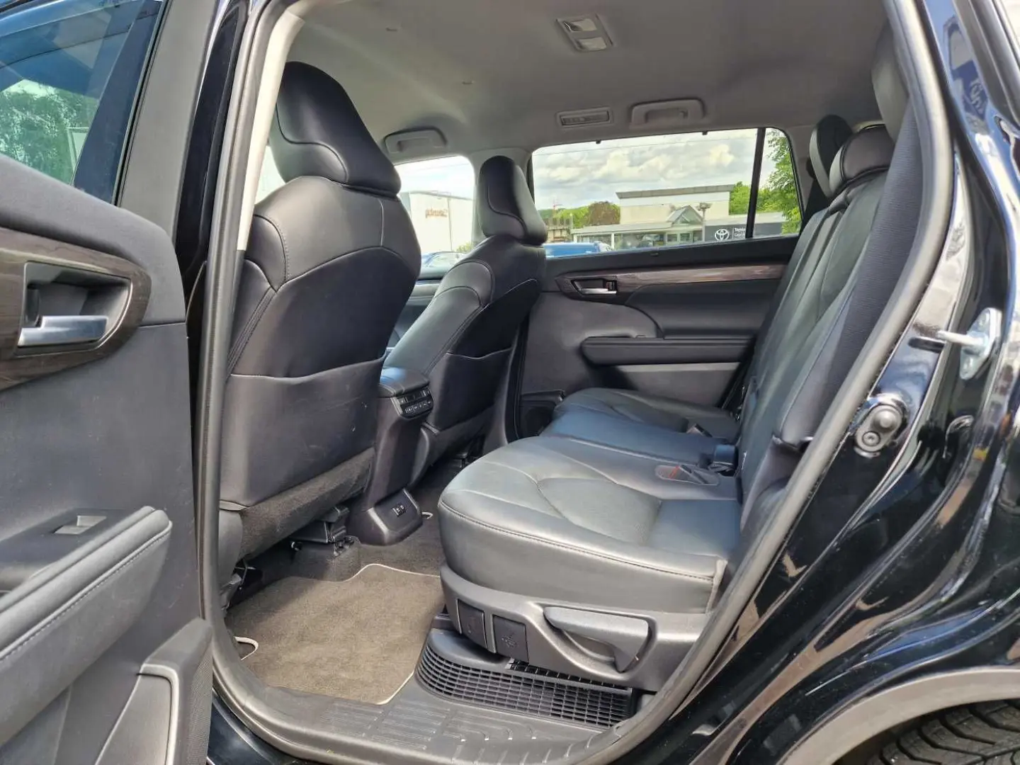 Highlander 2.5 Hybrid Luxury