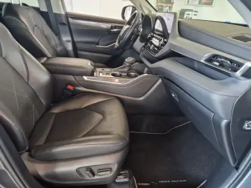 Highlander 2.5 HYBRID LUXURY/1.HAND/PANO/7-SITZE