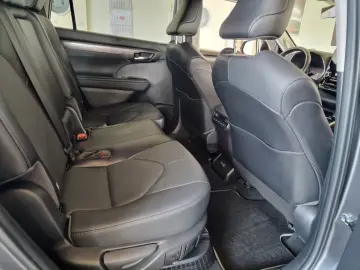 Highlander 2.5 HYBRID LUXURY/1.HAND/PANO/7-SITZE