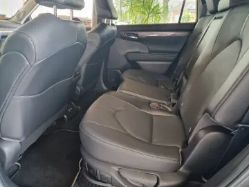 Highlander 2.5 HYBRID LUXURY/1.HAND/PANO/7-SITZE