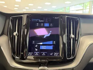 XC60 AWD Inscription Pano Recharge Leder LED Nav
